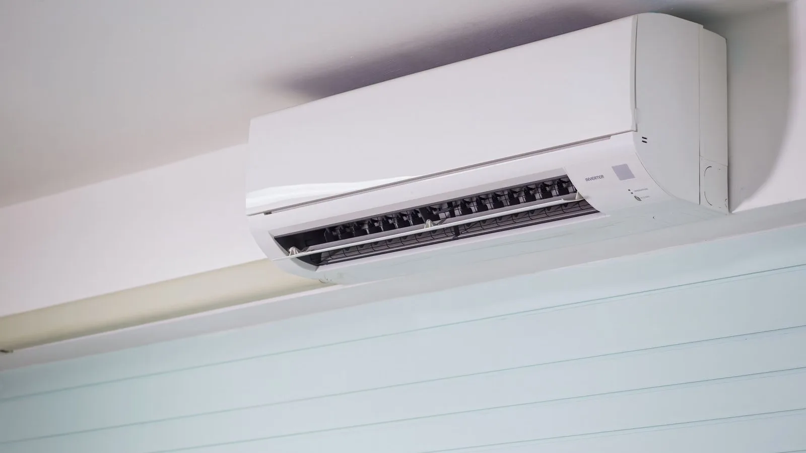 Wall-mounted DIY mini split indoor unit, the type sold with precharged line sets by Zone Air, MRCOOL, Pioneer and Klimaire in 2026
